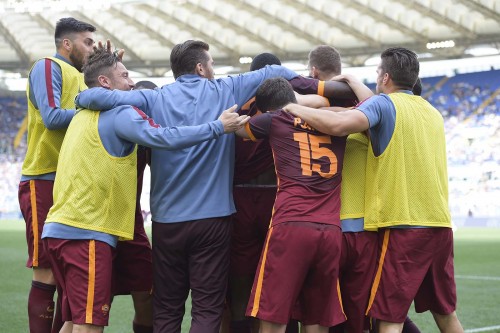 1-lazio-roma-gol esultanza squadra florenzi
