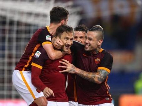 roma-torino-totti-gol esultanza nainggolan pjanic florenzi