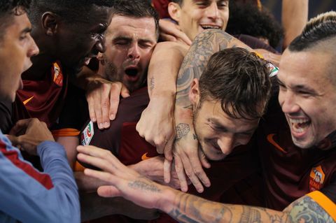 roma-torino-totti-gol esultanza nainggolan pjanic