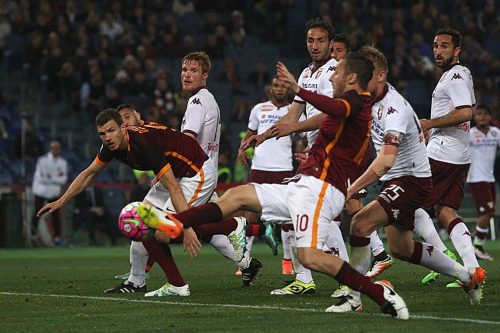 roma-torino-totti-gol tiro
