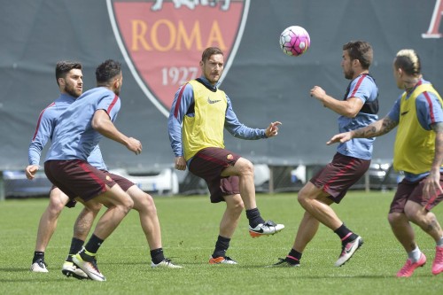 allenamento-roma-totti strootman castan zukanovic