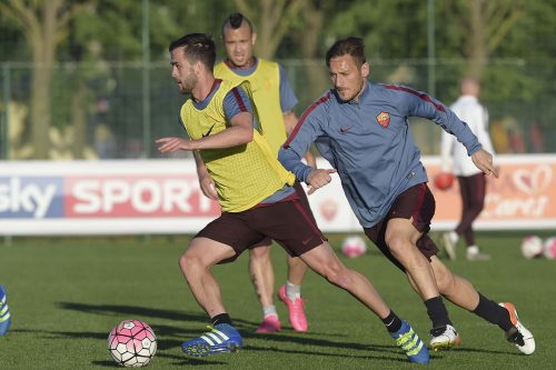 allenamento.roma-pjanic totti nainggolan