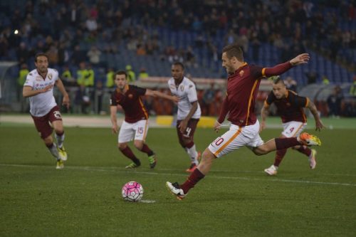 roma-torino-totti rigore gol