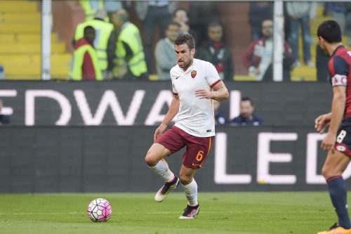 1genoa-roma-strootman6