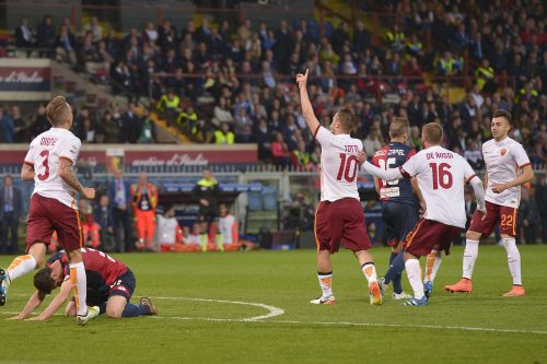 2genoa_roma_totti de rossi digne gol esultanza
