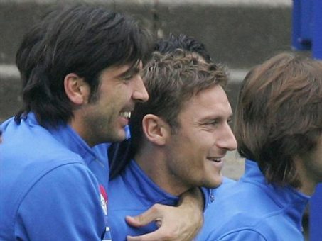 Buffon-Totti-190313