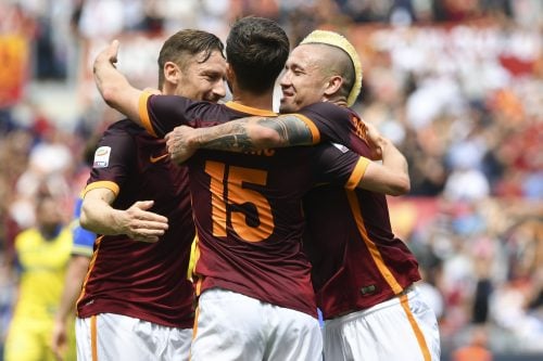 roma-chievo-pjanic totti nainggolan gol esultanza