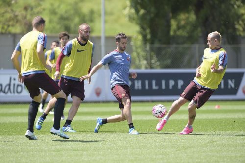 allenamento roma pjanic nainggolan