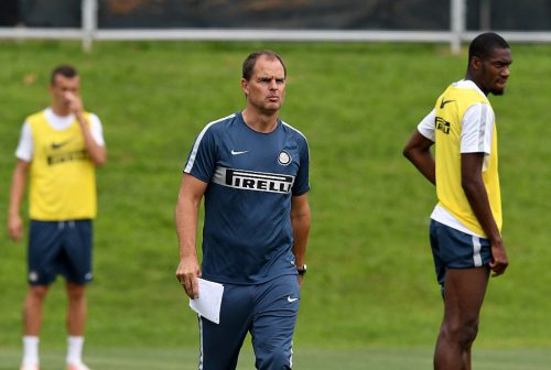 COMO, ITALY - AUGUST 09: Head coach Franck de Boer reacts during the FC Internazionale training session at the club's training ground at Appiano Gentile on August 9, 2016 in Como, Italy. (Photo by Claudio Villa - Inter/Inter via Getty Images)