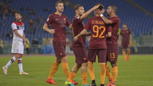 roma-crotone__dzeko-totti-bruno-peres-el-shaarawy-gol-esultana