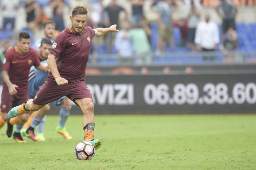 roma-sampdoria-totti-rigore