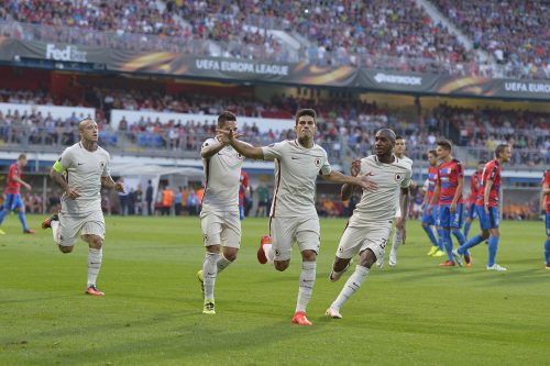 viktoria-plzen-roma-perotti-gerson-iturbe-nainggolan-gol-esultanza