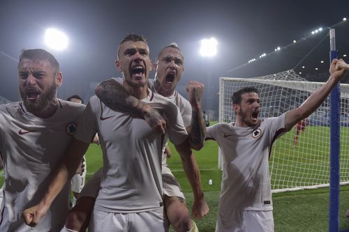 1sassuolo-roma-de-rossi-dzeko-nainggolan-florenzi-gol-esultanza