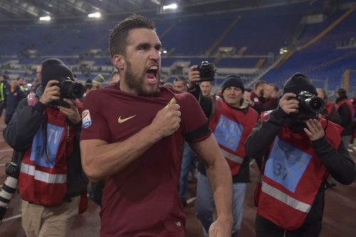 lazio-roma-esultanza-strootman-1