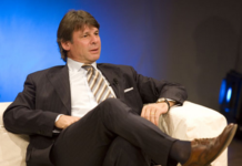 Nela e il dito medio a McLean: “Aveva parlato male degli italiani”