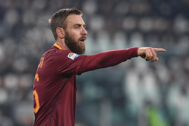 De Rossi, il rinnovo con metà stipendio Pagine Romaniste De Rossi, il rinnovo con metà stipendio Pagine Romaniste