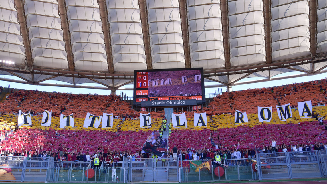 Coreografia della Curva Sud: "Totti è la Roma". Capitano sotto il settore -  FOTO | Pagine Romaniste