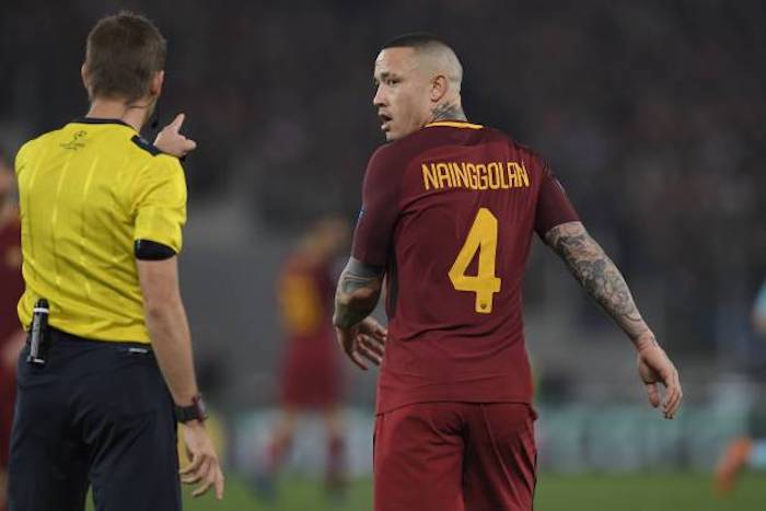 Anche Nainggolan si emoziona per De Rossi sotto la Curva Sud – FOTO