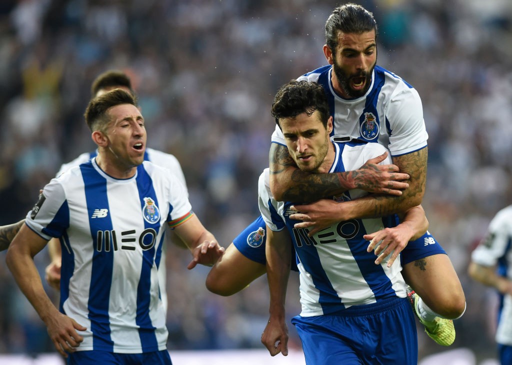 бенфика порту спортинг. порту морейренше. морейренсе арока эмблема. морейренсе футбольный клуб. порту 2016.