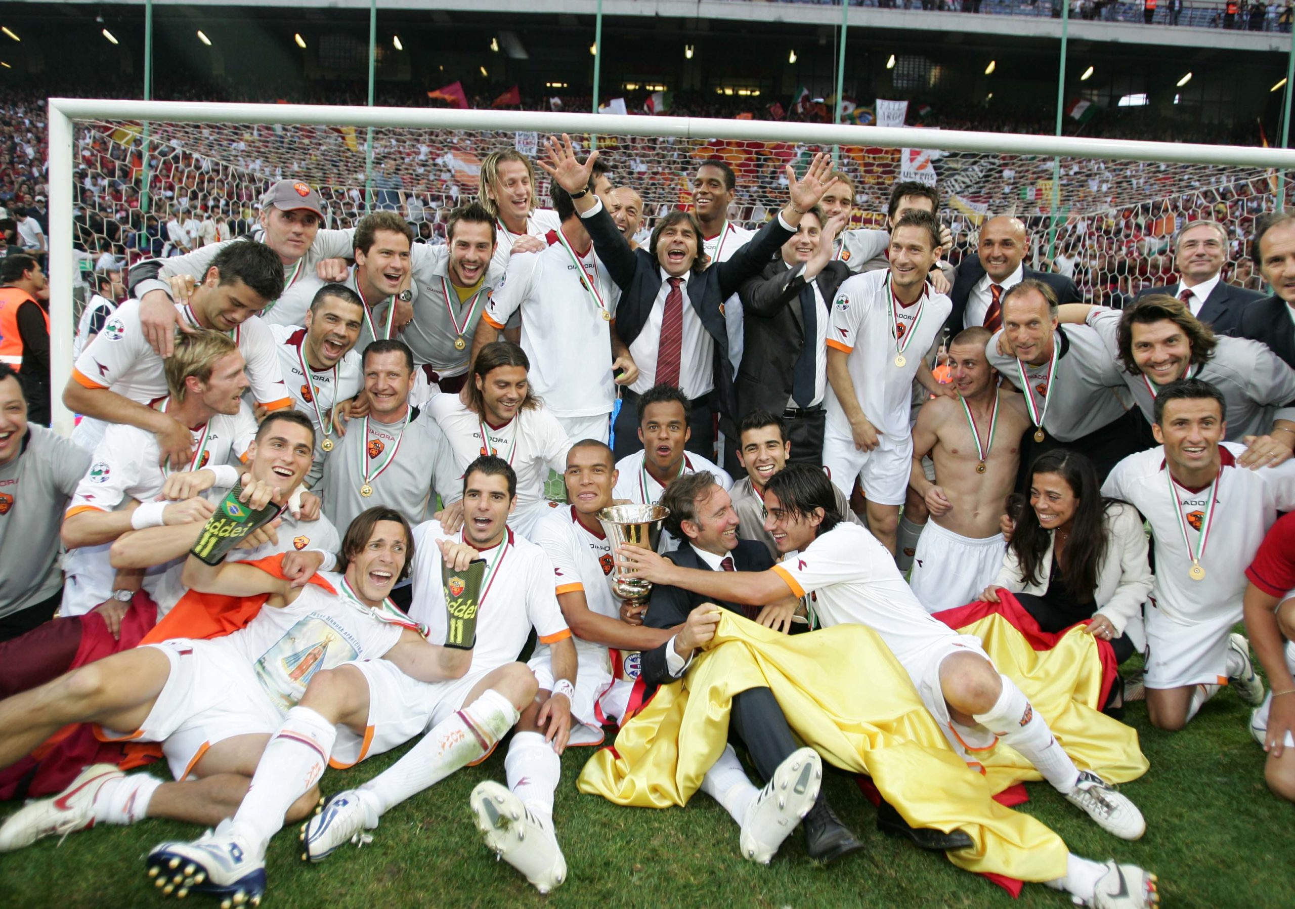 La Roma ricorda la vittoria della Coppa Italia il 17 giugno 2007