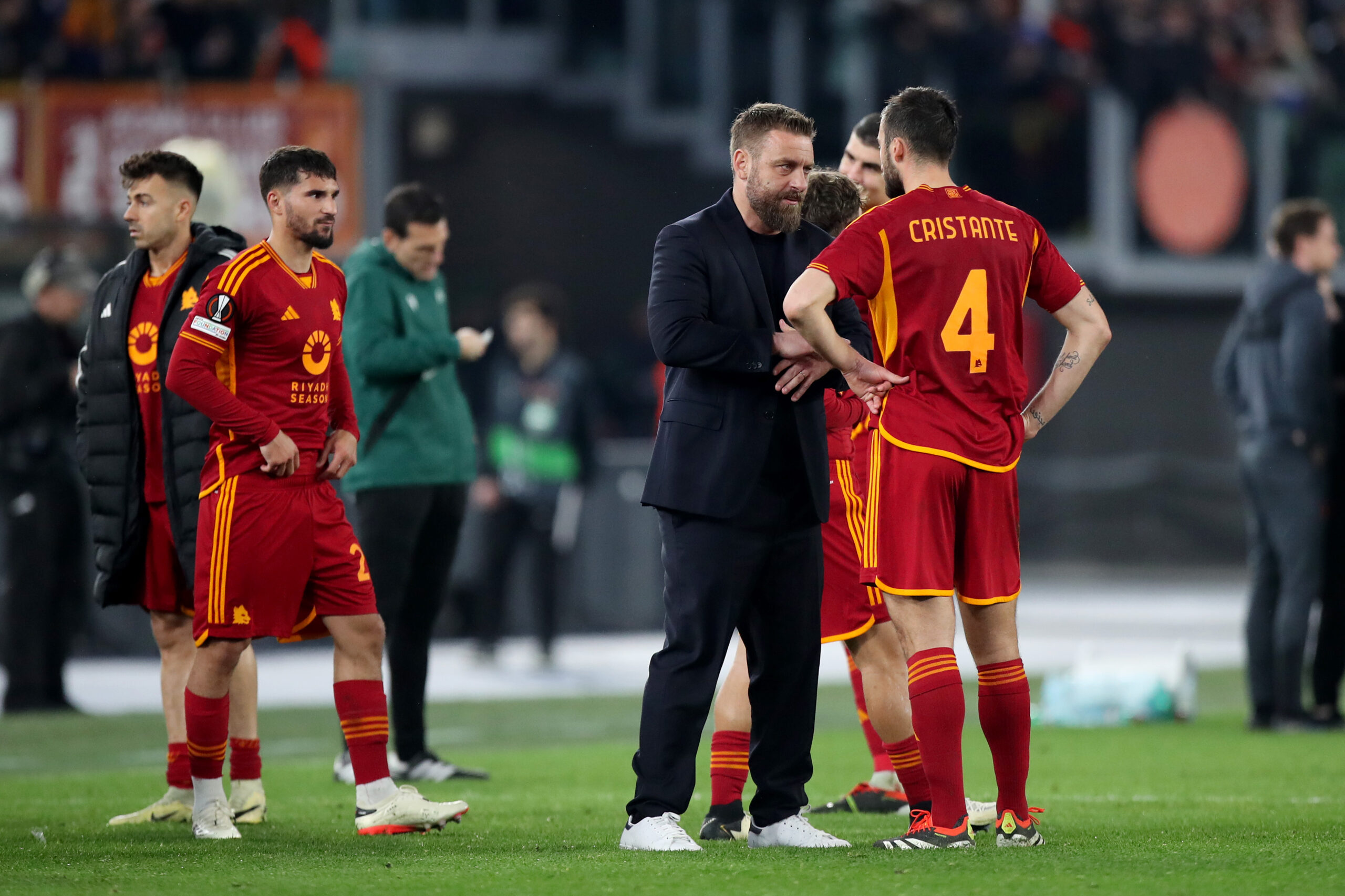 La Rai shock: “Lite tra De Rossi e Cristante che sarebbero venuti alle mani”. Arrivano le smentite da Trigoria