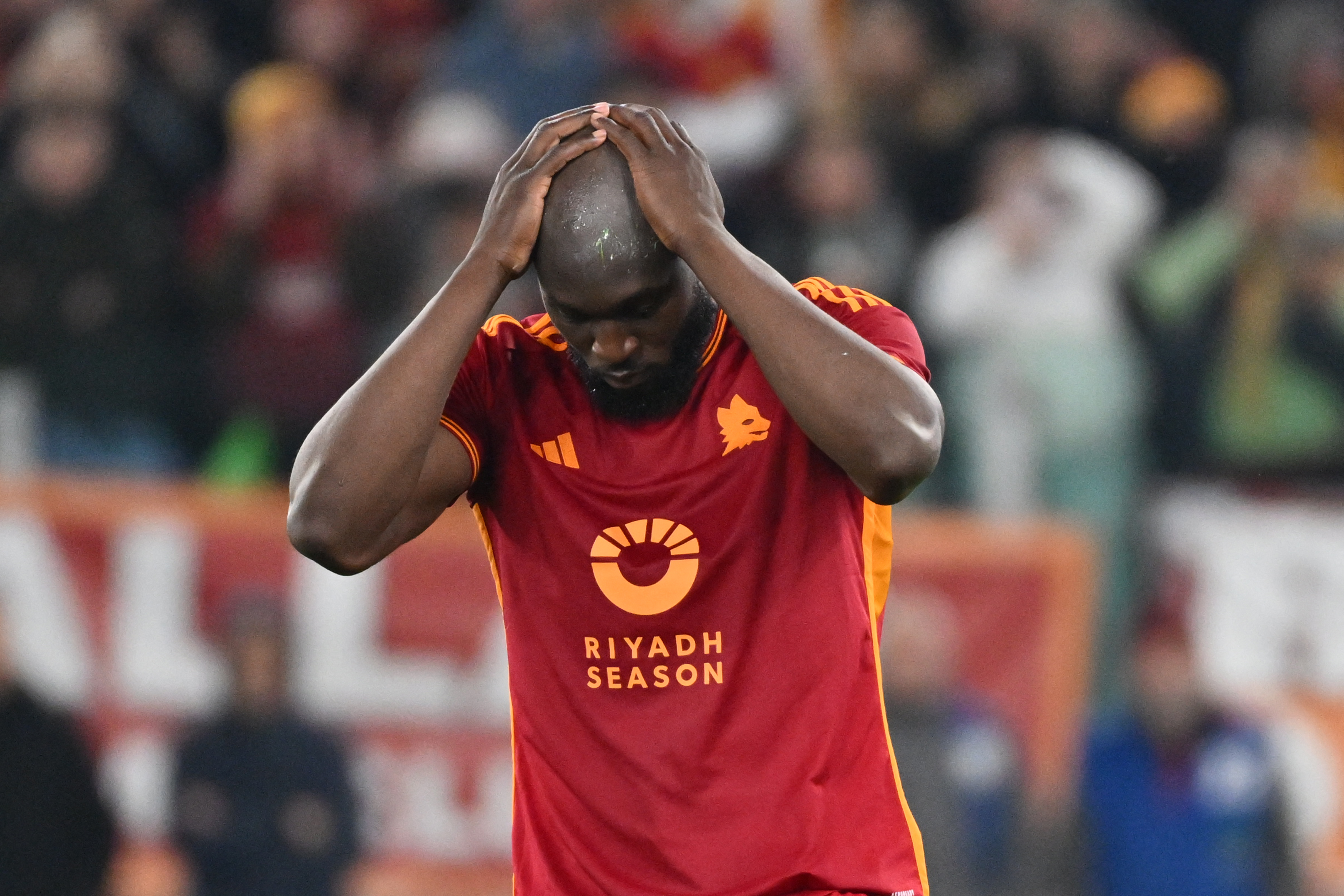 Roma, Lukaku con il Sassuolo dovrebbe non farcela. Si scalda Azmoun