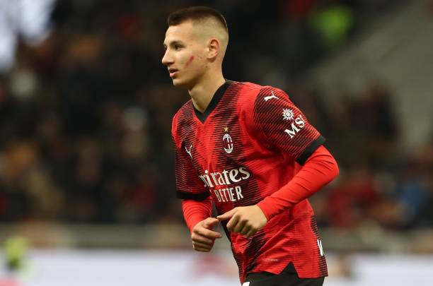 Mercato, la Roma punta il giovane Camarda. La Premier League in pole per il talento del Milan