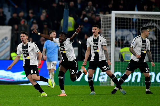 Serie A, Lazio-Udinese 1-2: Zarraga e Lucca stendono i biancocelesti. Ospiti in 10 nel finale