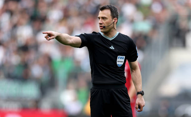 Europa League, Brighton-Roma sarà diretta da Zwayer. Al Var Dankert