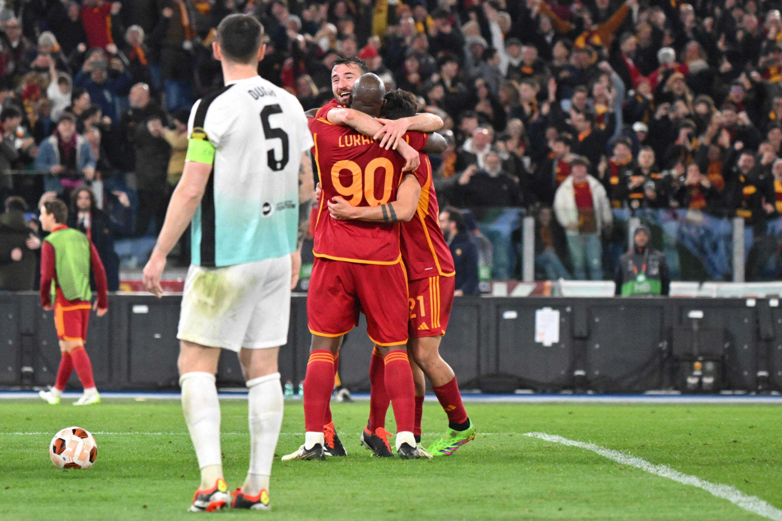 Pessimi i precedenti in Inghilterra, ma è vicino il poker di passaggi ai quarti