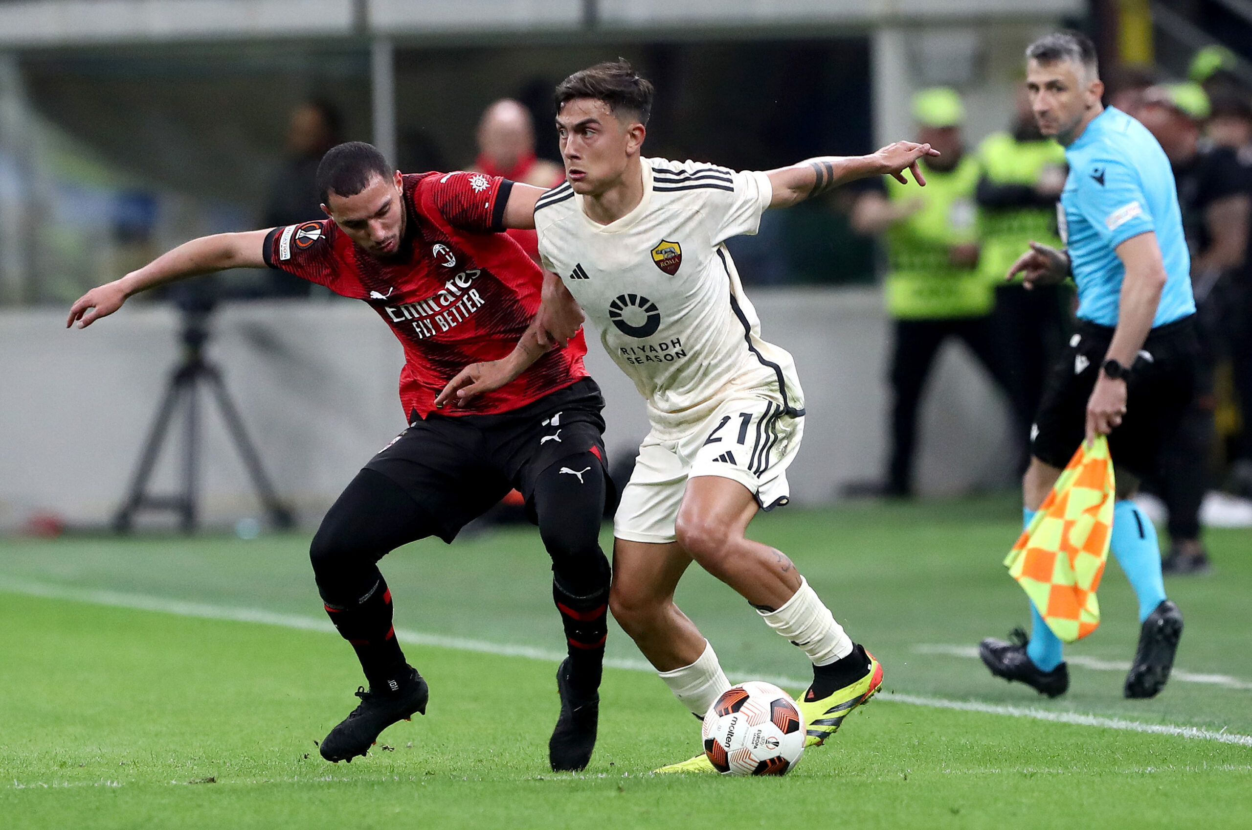 Mercato, il Milan può vendere ancora Bennacer: potrebbe riaprirsi la corsa a due per Koné