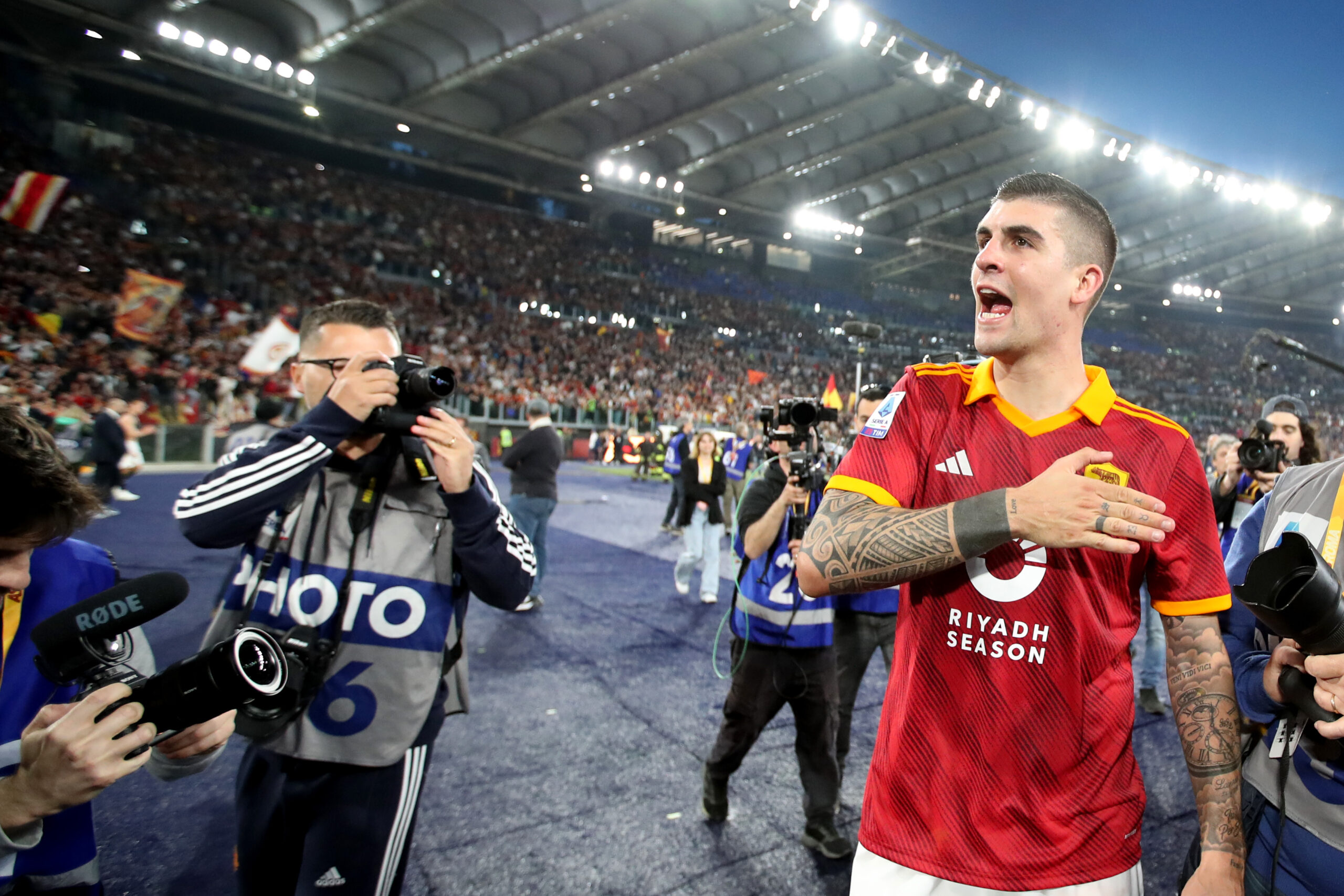 Roma, Mancini: “Sono stati giorni difficili, sono molto emozionato. Siamo un gruppo unito e siamo orgogliosi della semifinale”