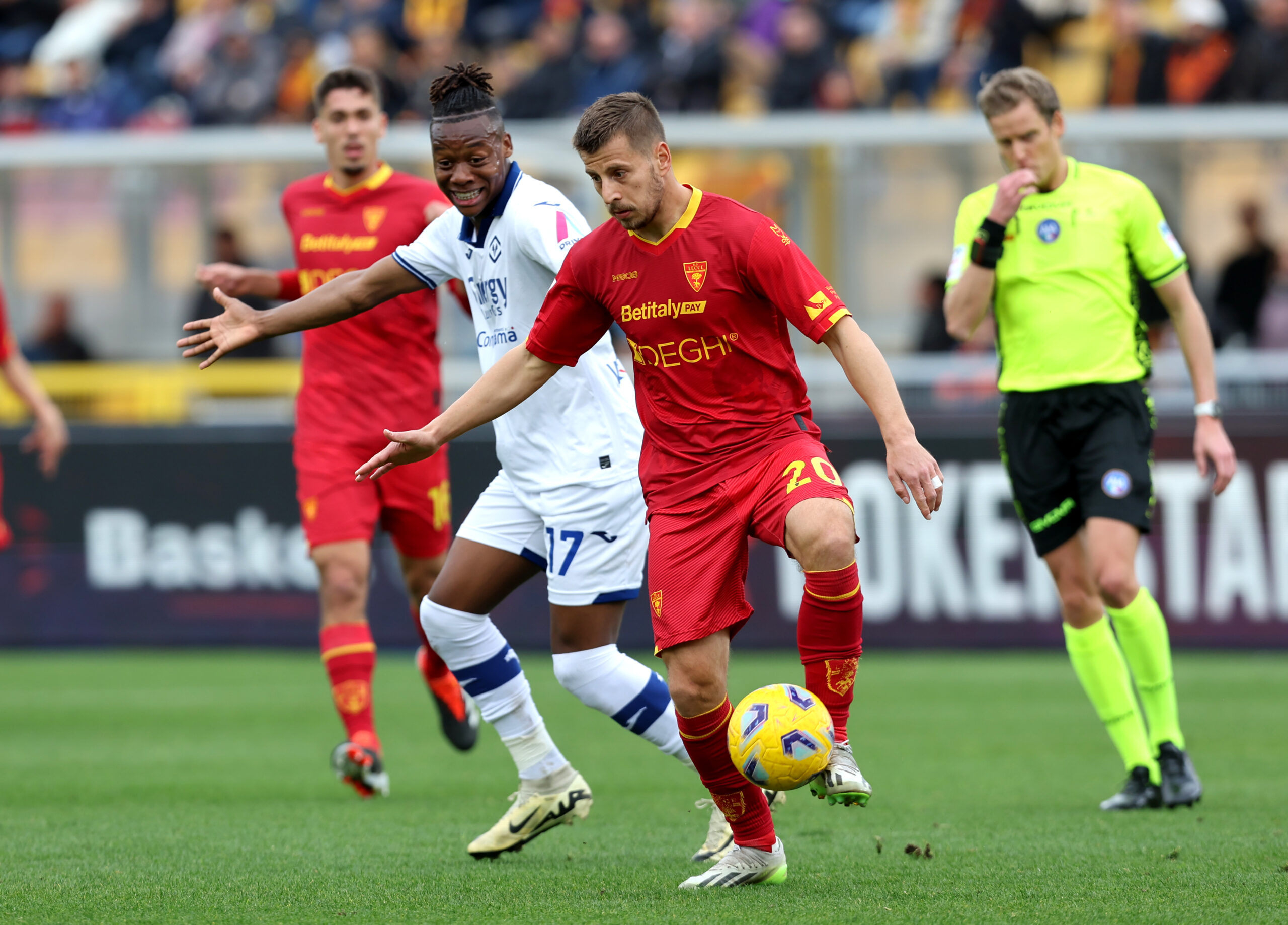 Lecce-Roma, Ramadani: “Noi dobbiamo pensare solo a noi stessi. Vogliamo vincere”