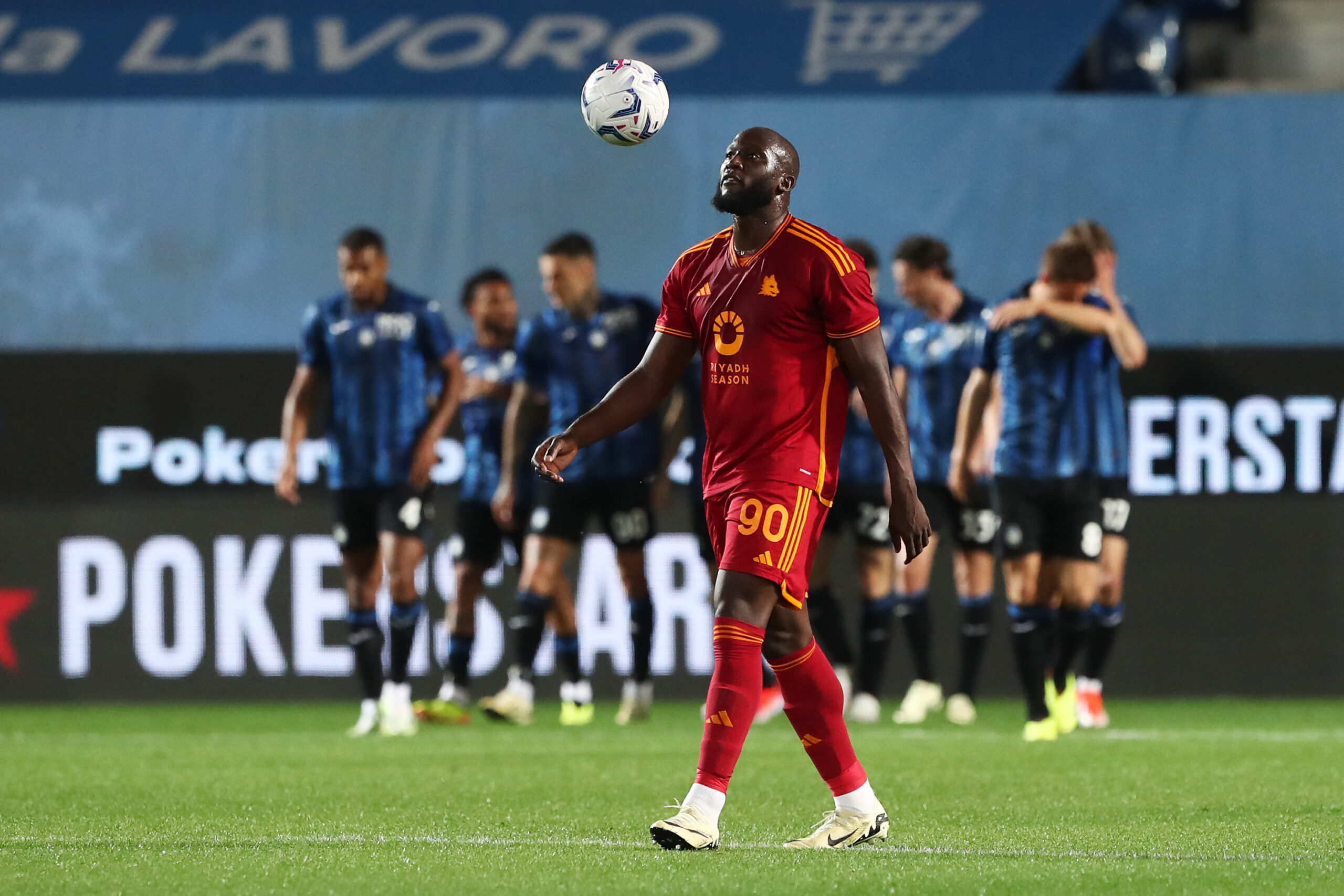 La Roma si sveglia solo nella ripresa Atalanta show, sfuma il 5° posto