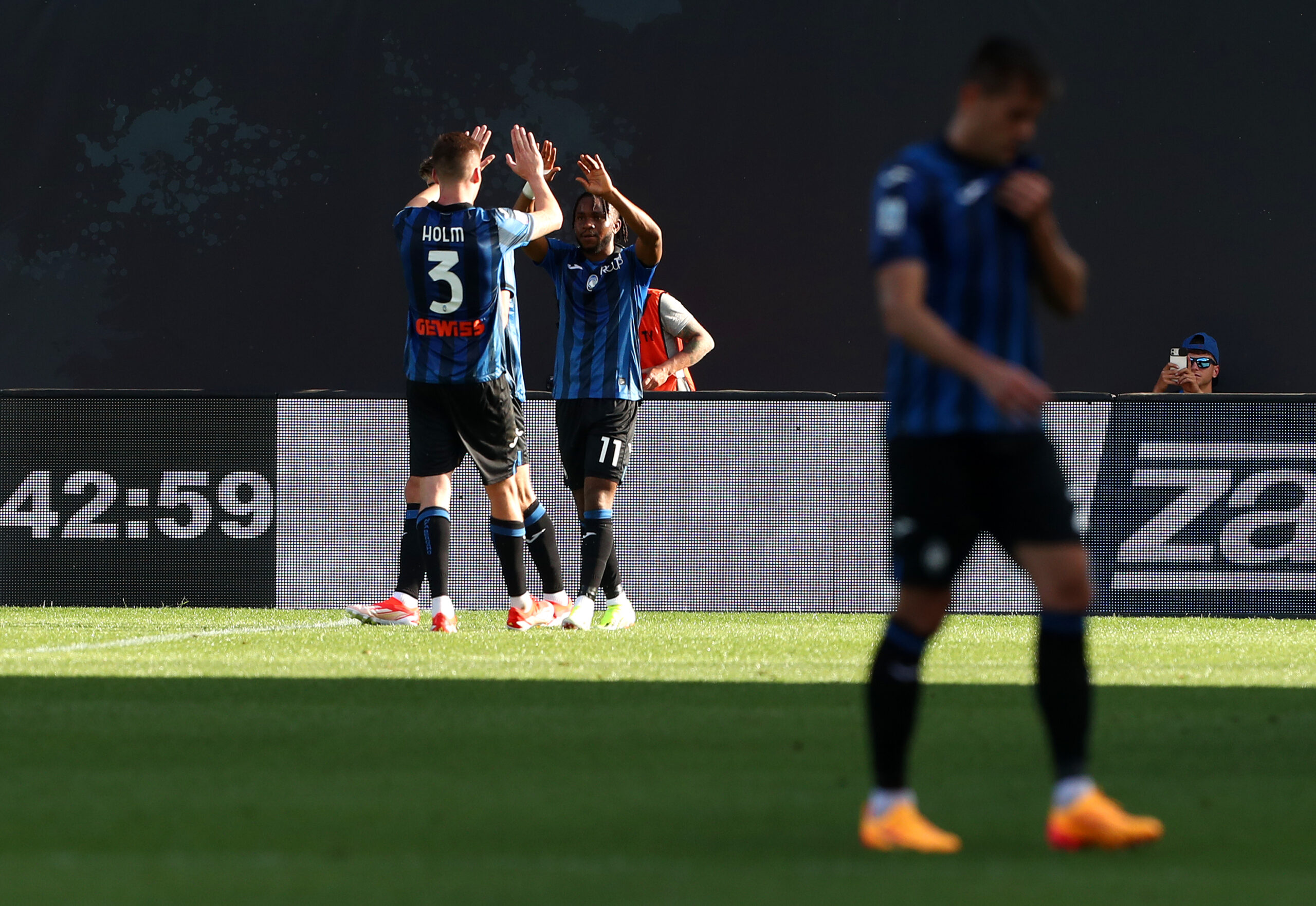 Serie A, Atalanta-Torino 3-0 e Napoli-Lecce 0-0: la vittoria dei neroazzurri esclude la Roma dalla prossima Champions League