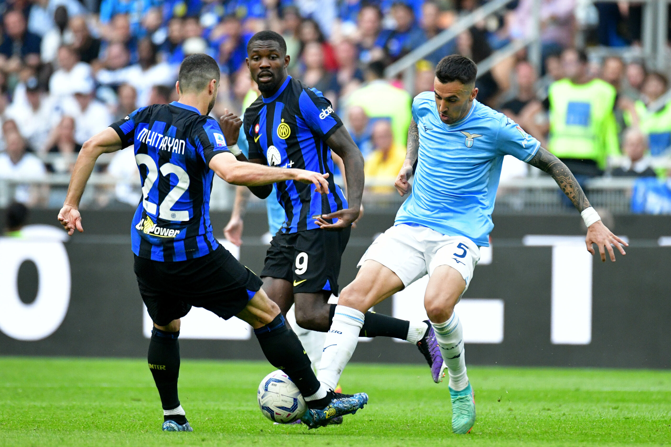 Serie A, Inter-Lazio 1-1: Dumfries risponde a Kamada