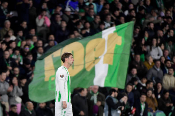 Mercato, il difensore spagnolo Miranda si offre alla Roma a parametro zero