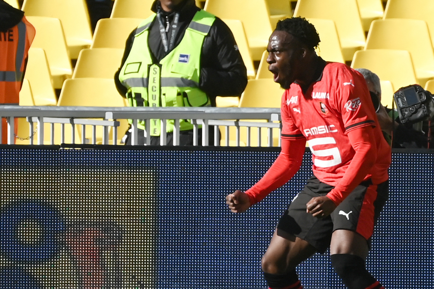 Mercato, Roma a caccia del vice Dovbyk: spunta l’idea Kalimuendo