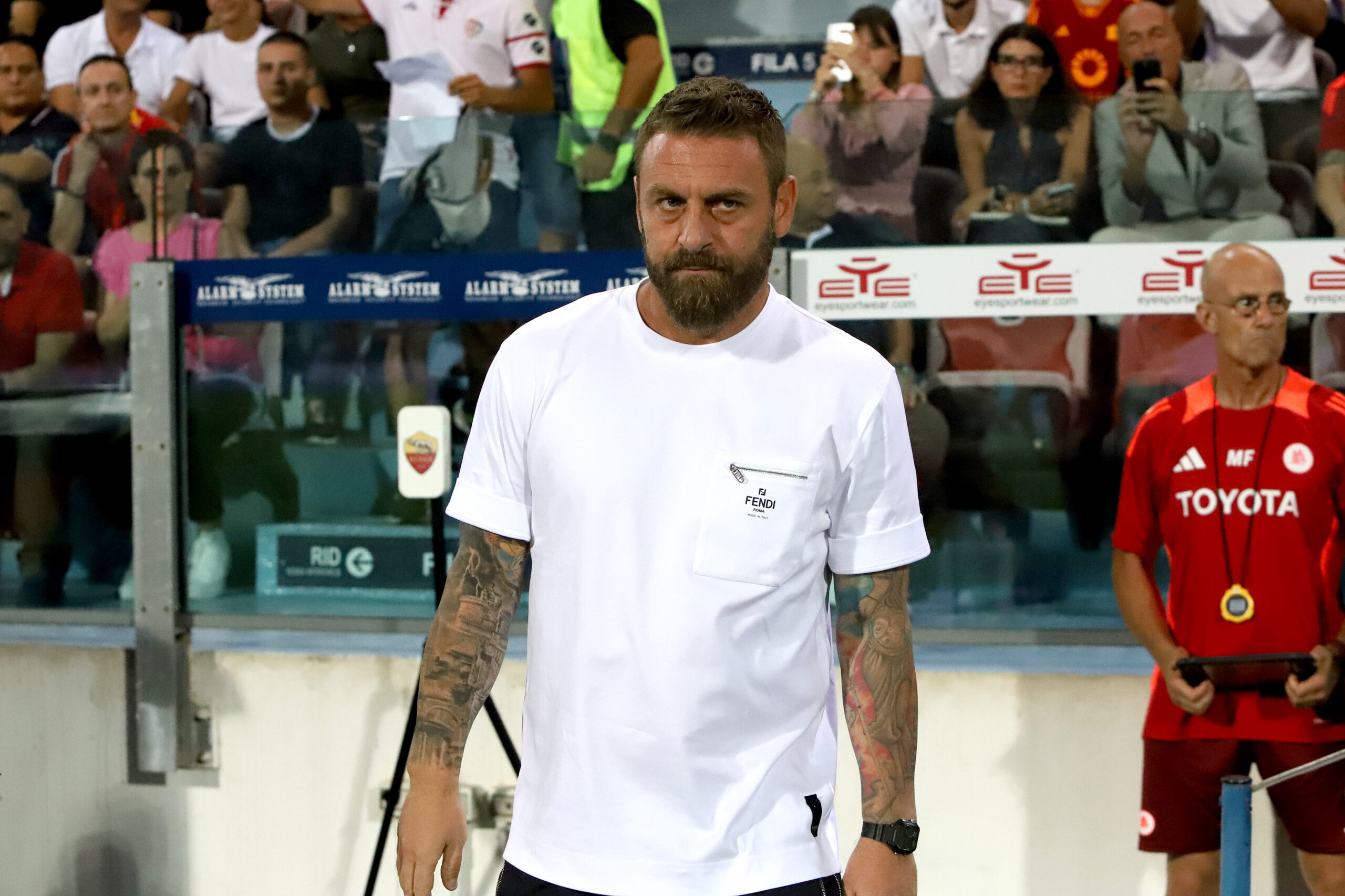 L’idea di De Rossi: difesa a 3 con Danso