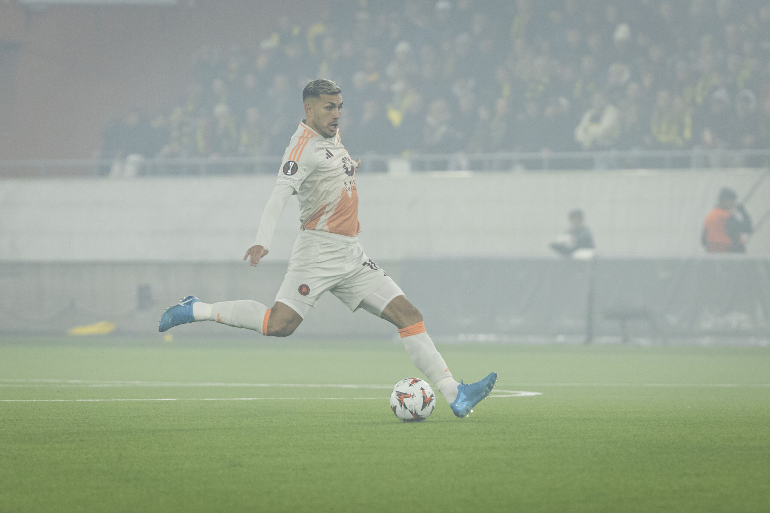 Out Koné e Hummels. C’è Paredes