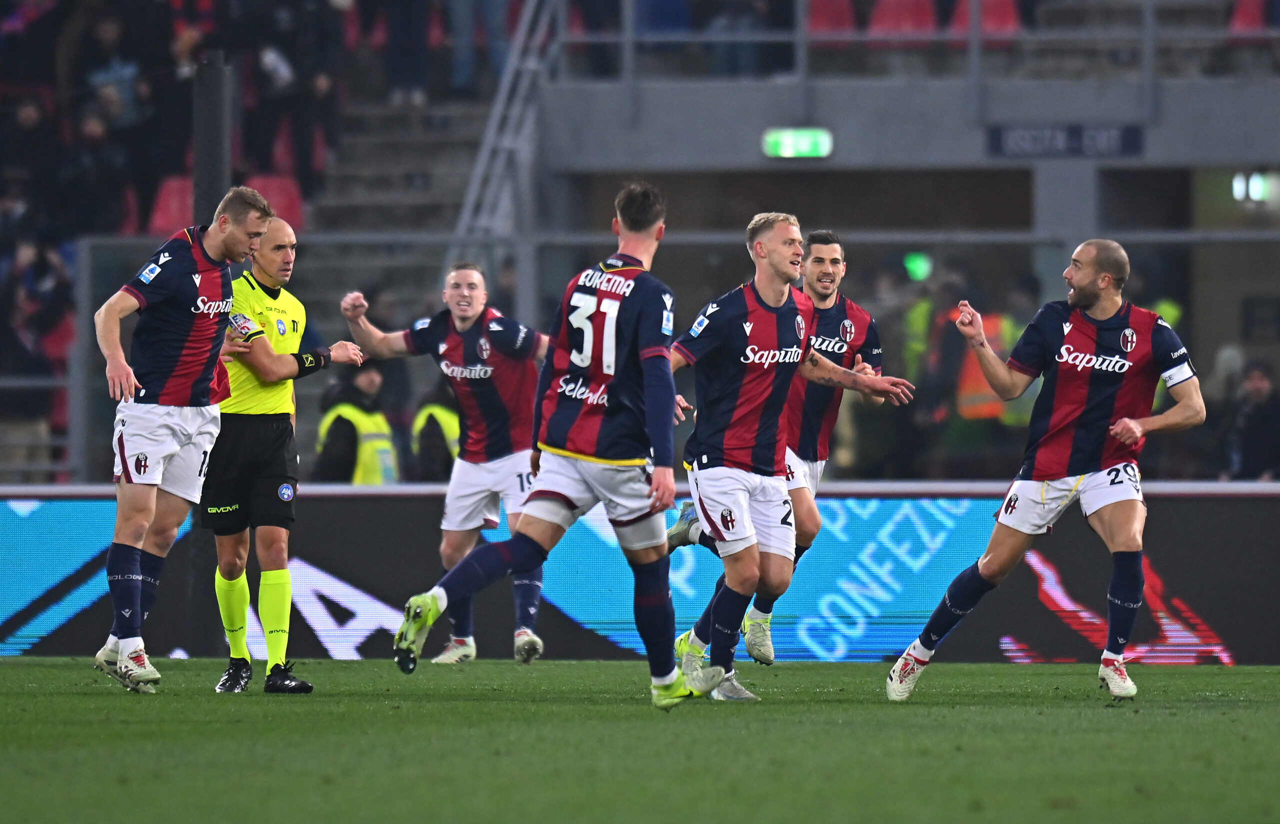 Serie A, Bologna-Fiorentina 1-0, il gol di Odgaard regala il derby dell’Appennino agli emiliani