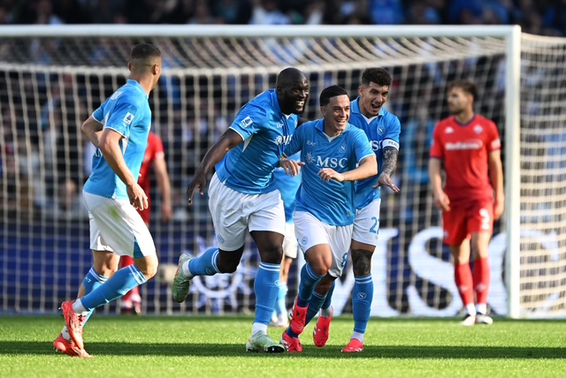 Serie A, Napoli-Fiorentina 2-1: Lukaku e Raspadori riportano gli azzurri a -1 dalla vetta