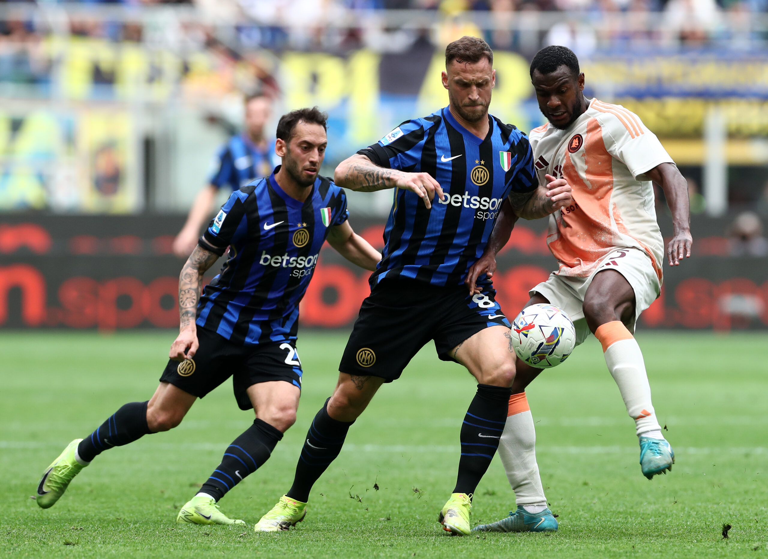 Inter-Roma 0-1, Ndicka: “Siamo contenti per la vittoria, i tre punti e per i tifosi. Per me non è rigore, lui lo sa perché è difensore”