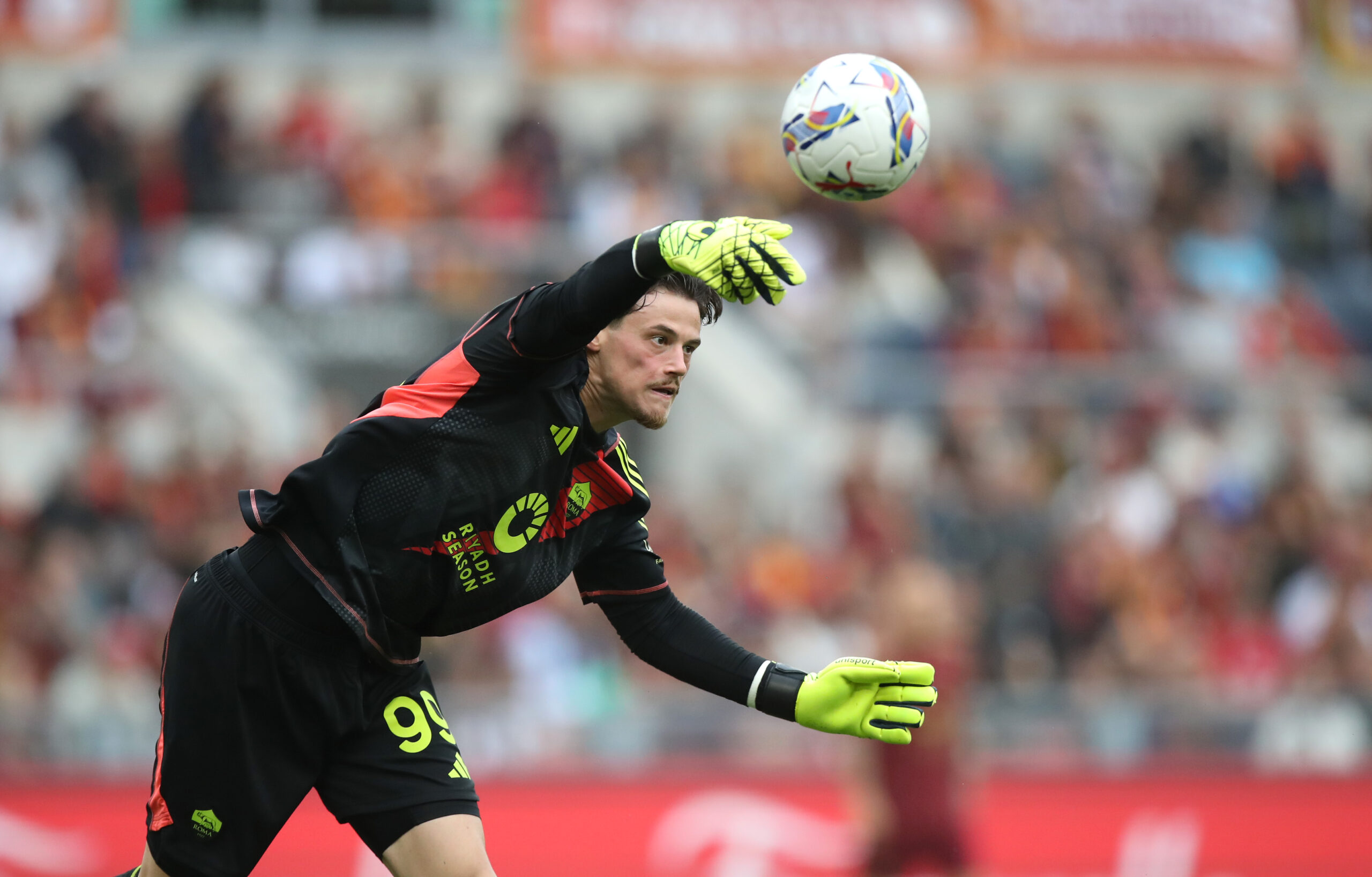 Mani d’oro sull’Europa: Svilar, vita da numero 1 in attesa del rinnovo. C’è il nodo procuratore: ecco perché