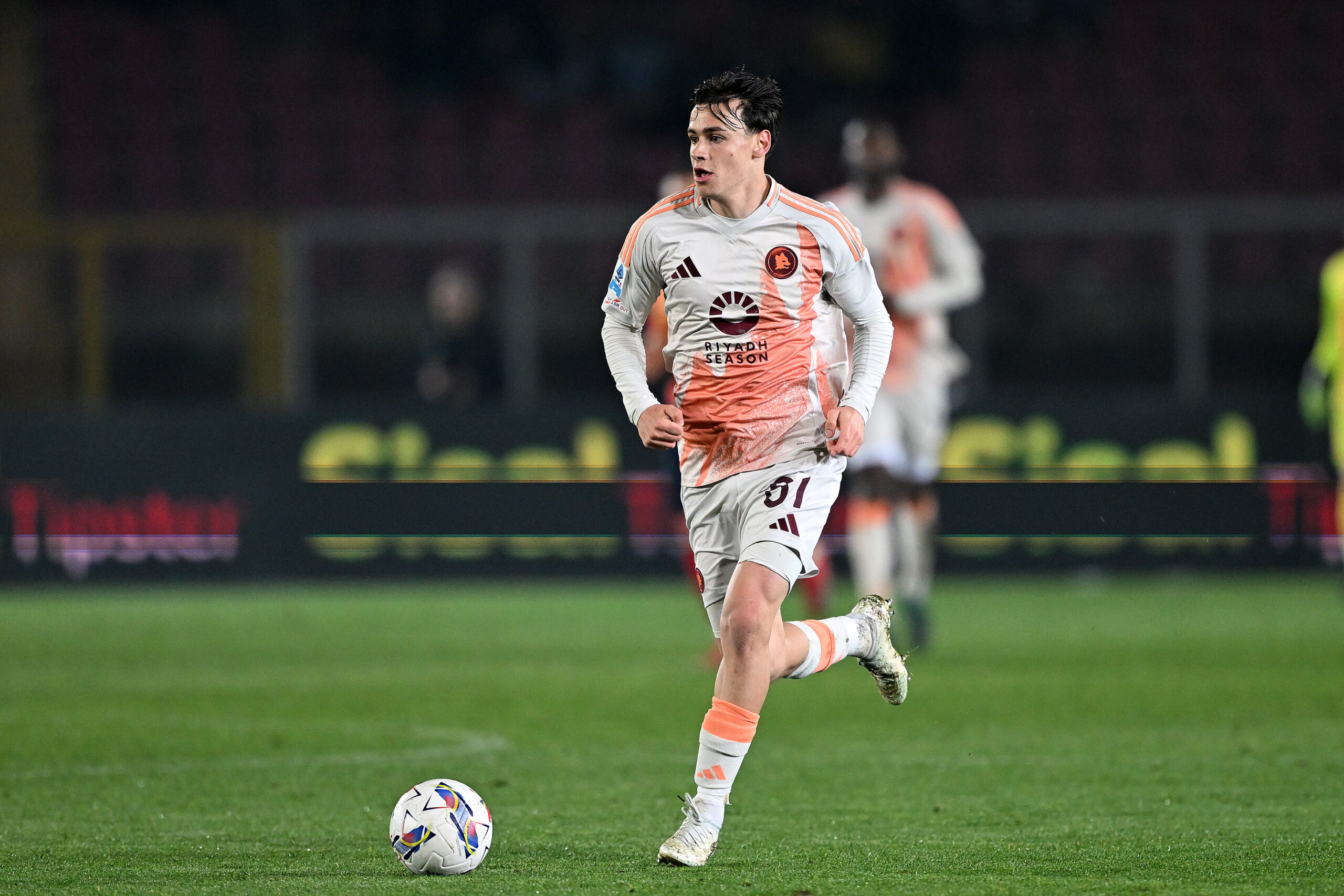 Dybala parte con la squadra. Pisilli titolare