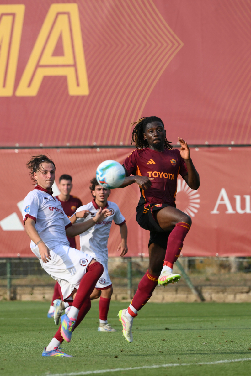 Lookman, trattativa ferma: l’Inter vira su Koné