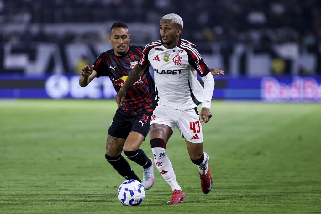 Wesley alla Roma, ci siamo: firma sul contratto e a breve l’ufficialità, ma non ripartirà subito per il Brasile