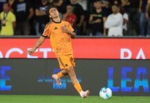 Dybala si opera, i tempi di recupero. Presente anche Totti a Villa Stuart: “Ritorno? No, non penso”