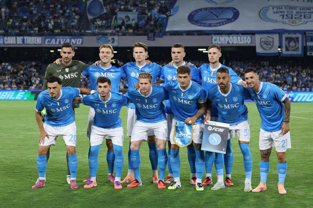 Napoli-Pisa 3-2: Conte soffre ma vola in vetta. Decidono Gilmour, Spinazzola e Lucca