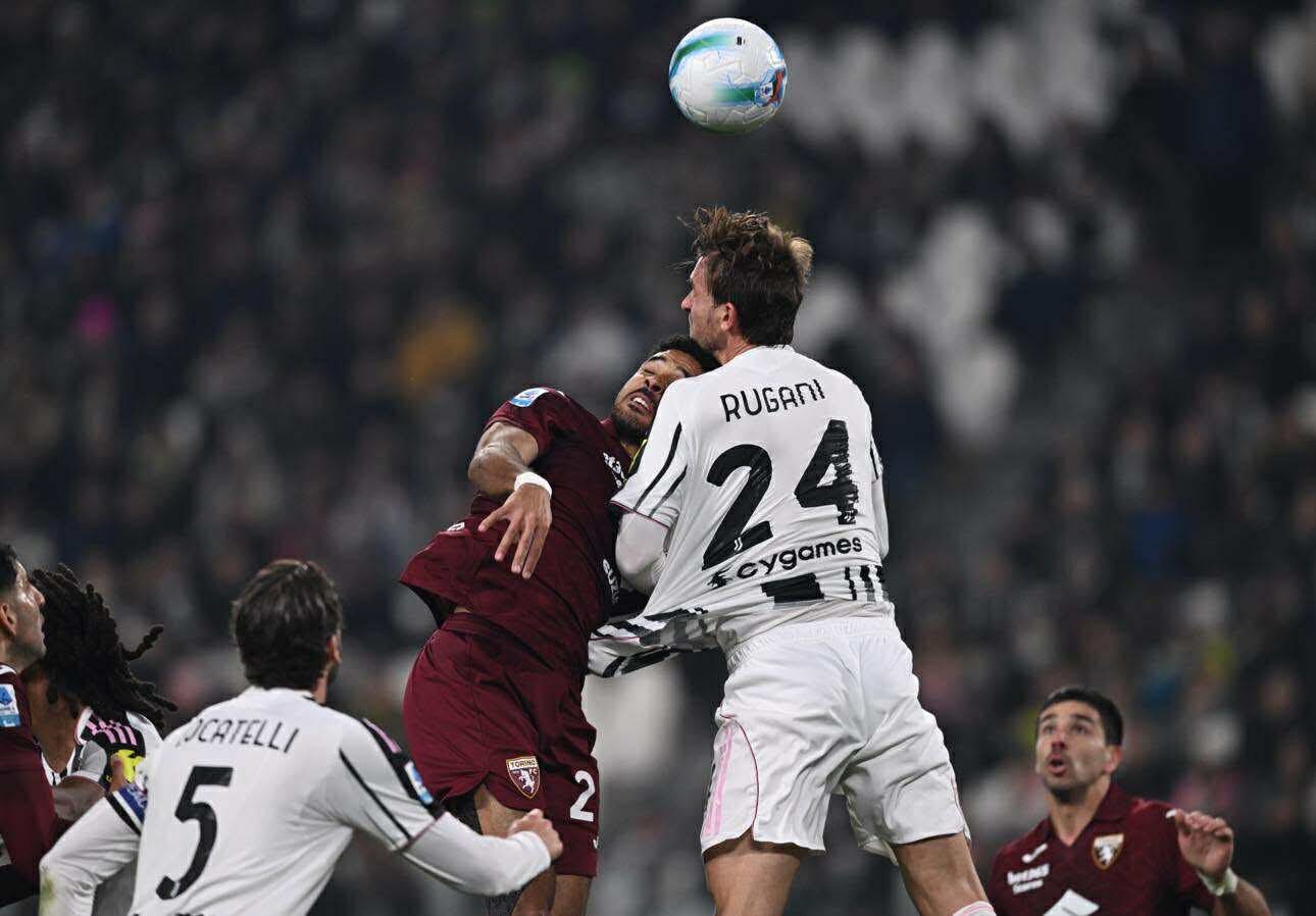 Serie A, Juventus-Torino 0-0: derby senza reti, ma non senza eroi, Di Gregorio e Paleari alzano il muro